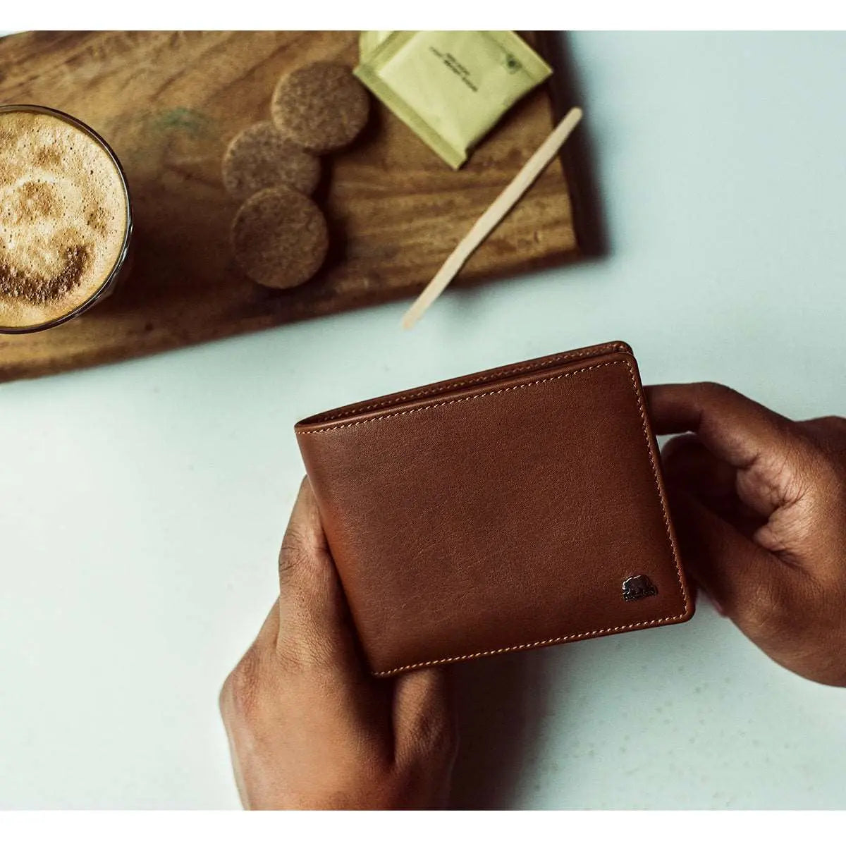 Alia Series – Classic Mens Wallet with Detachable Card Holder in Genuine Leather - Brown Bear