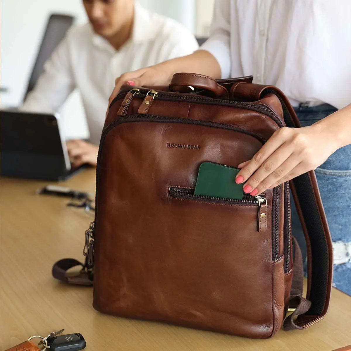 Leather Manhattan Backpack in Genuine Leather - Brown Bear