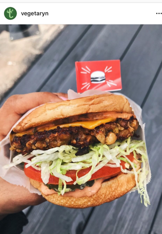 Vegetaryn and Vegan Cheeseburger from Burgerlords