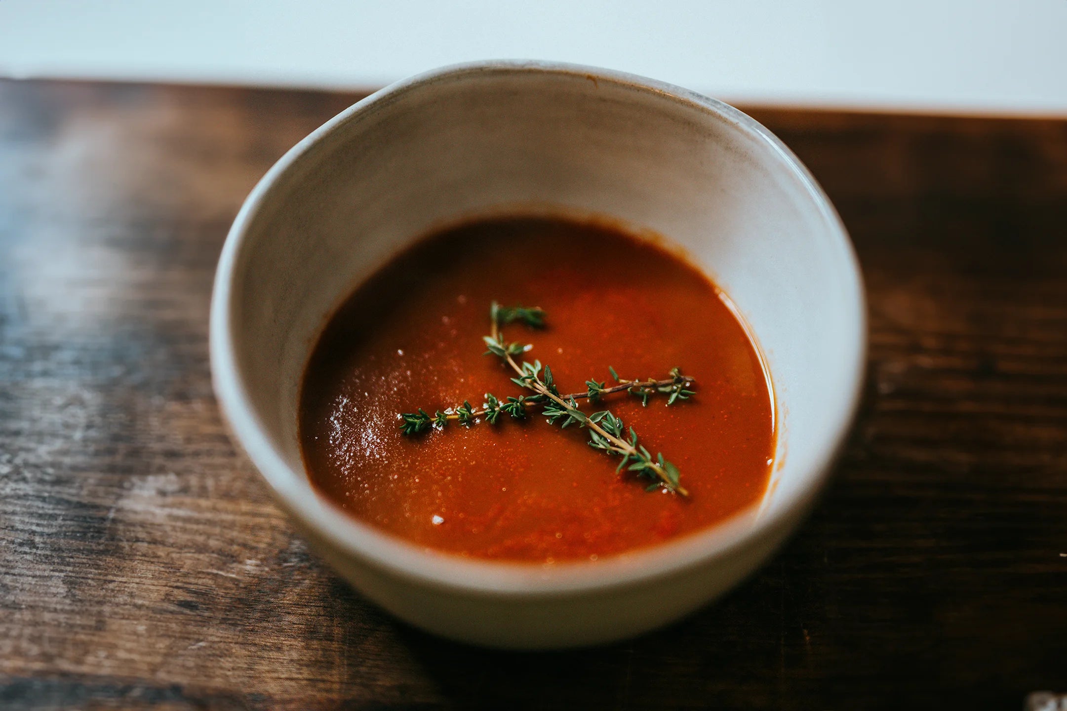bagt tomat og rød peber suppe