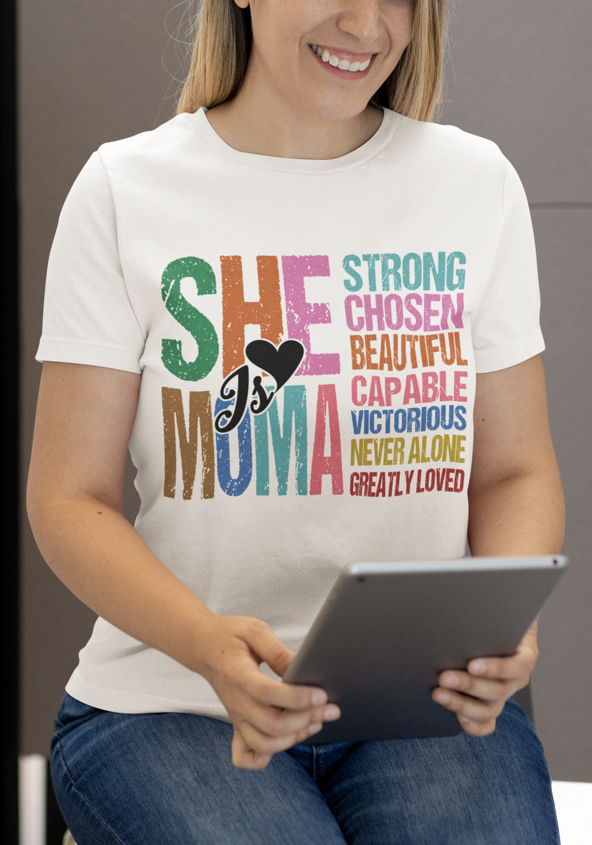 SHE IS MOMA t-shirt
