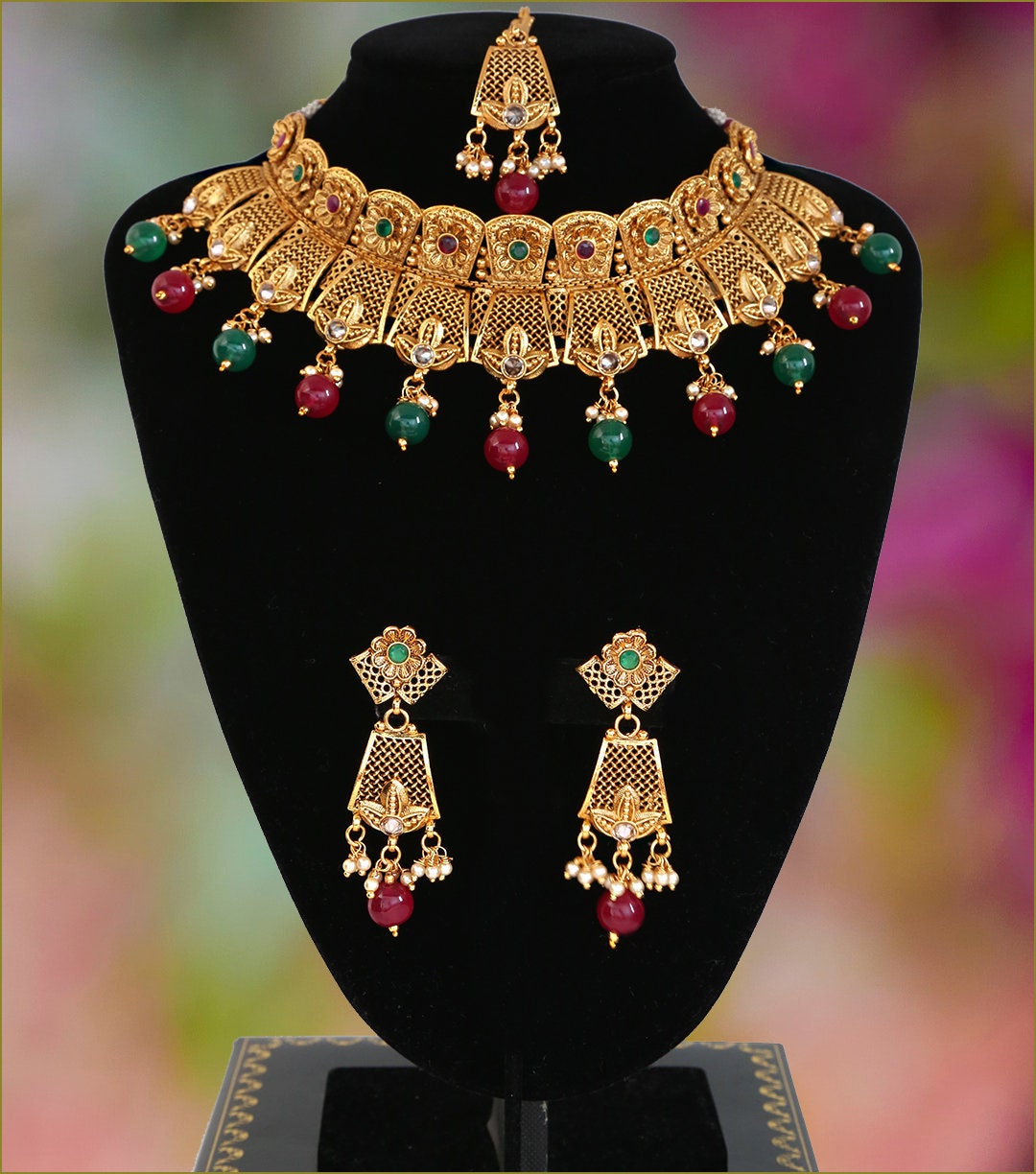 Image of Indian Bridal Showing Wedding Necklace Jewelry Stock  Photo-NY828746-Picxy
