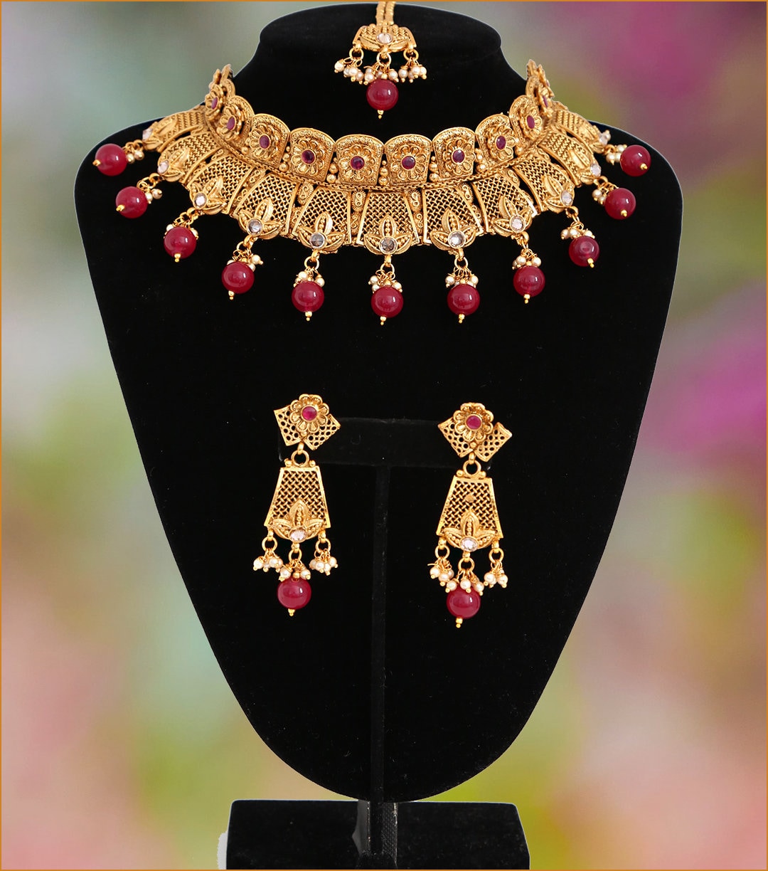 Amazon.com: Priyaasi Pink Kundan Pearl Indian Jewelry Set for Women |  Necklace Set with Jhumka Earring & Maang Tikka | Gold-Plated | Floral-Leaf  Design | Indian Bridal Jewelry Set for Wedding: Clothing,