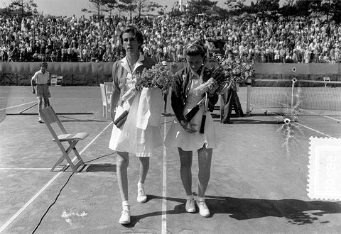 1953 Maureen Connolly & Doris Hart