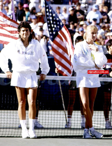Gabriela Sabatini and Steffi Graf after the US Open final match 1990