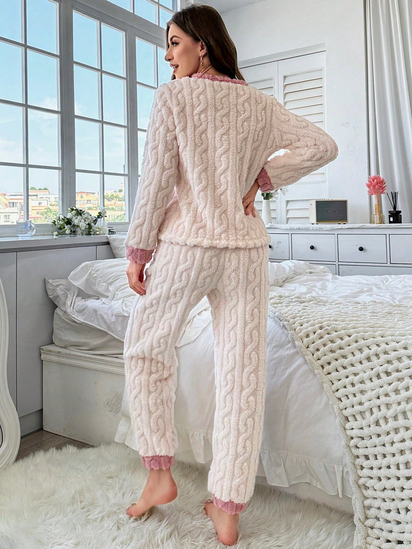 [Leve 2 Pague 1] Pijama Feminino Neve Macia (Conforto térmico e delicadeza) + BRINDE: 1 Pantufa Nuvem Antiaderente 5