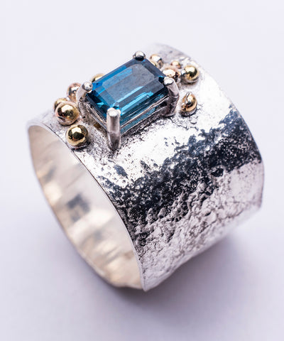 Bea Jareno Jewellery plethora collection ring recycled sterling silver and recycled 18ct yellow gold details London blue topaz