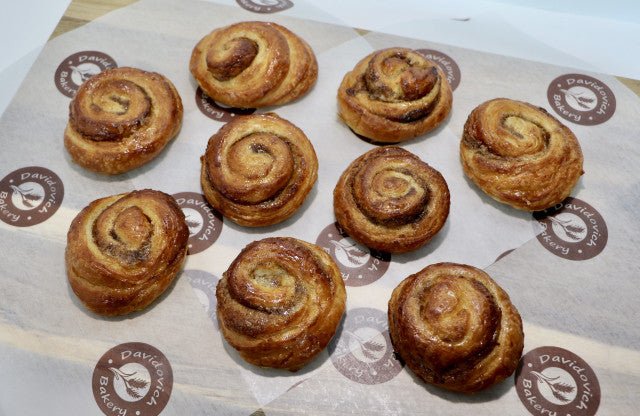 Small Cinnamon Swirl 9 Pack