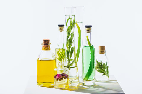 Perfume Oils and Essential Oils- Which One Should You Choose?