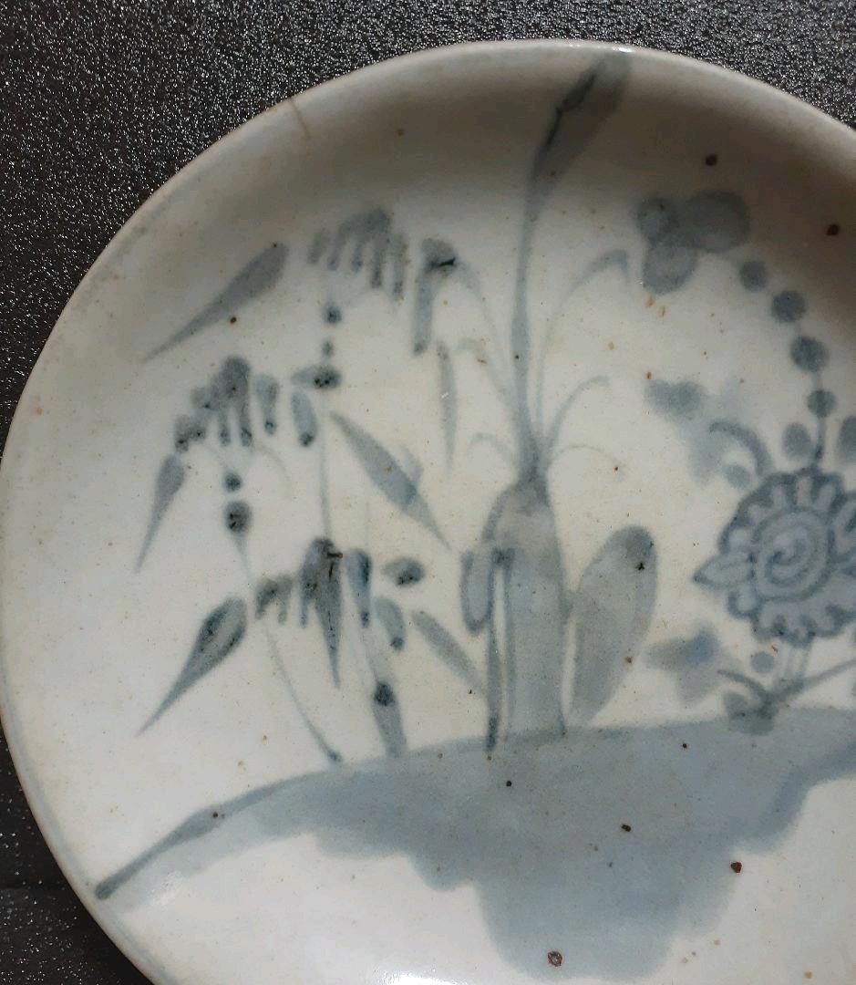年代 中国古陶磁器 古玩 明代 青花 染付 草花文様 皿 アンティーク