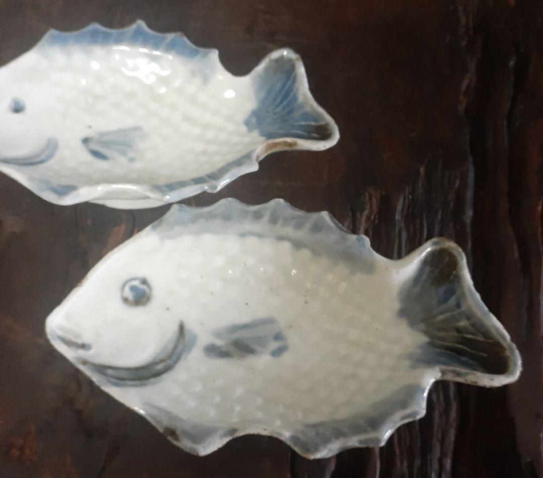 珍品❗️】江戸時代中期 古伊万里 染付 魚形 陽刻浮彫 小皿 変形皿 2客
