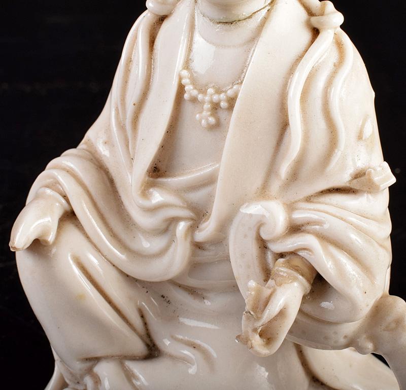 中国 徳化窯白磁 支那観音菩薩像 仏像 置物 在銘 時代箱付