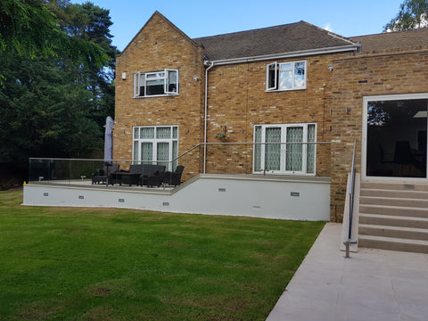 Frameless glass on steps and patio