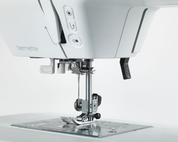 Bernette b38 Computerized Sewing Machine