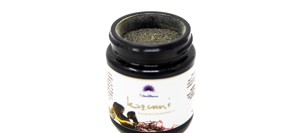 Kazumi Seaweed Powder in bottle