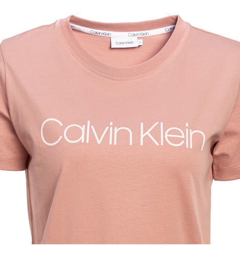 Playera Calvin Klein Mujer Algodón Orgánico Logo Impreso – 