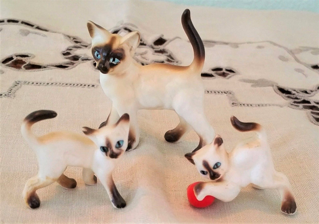 VINTAGE BONE CHINA MINIATURE SIAMESE 