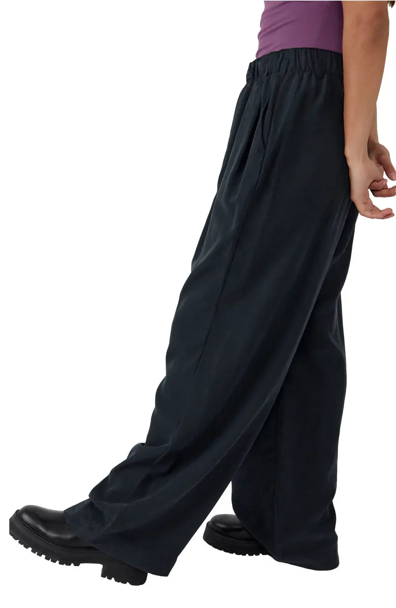 Nothing To Say Pleated Trouser - Black