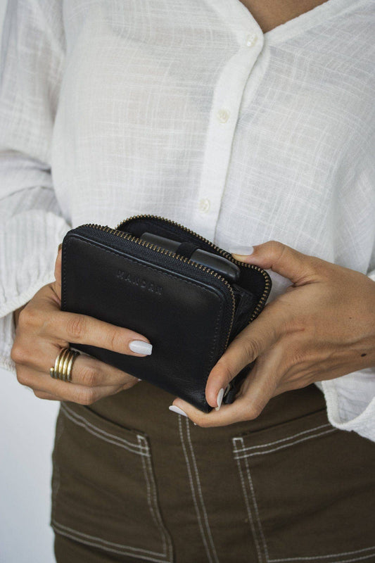 MandRN The Quin Zipped Leather Wallet