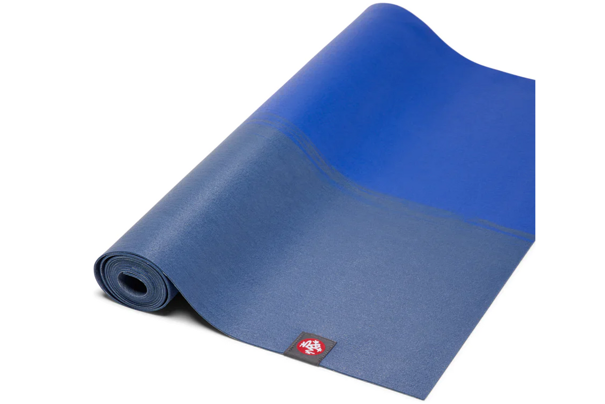 Manduka eKO SuperLite® Travel Mat - Elderberry Dip