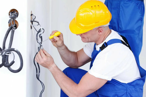 Insulated Tools for Electricians and Tech Professionals