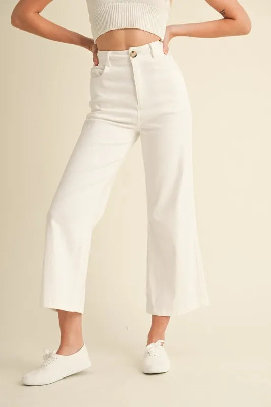 White pant with pockets