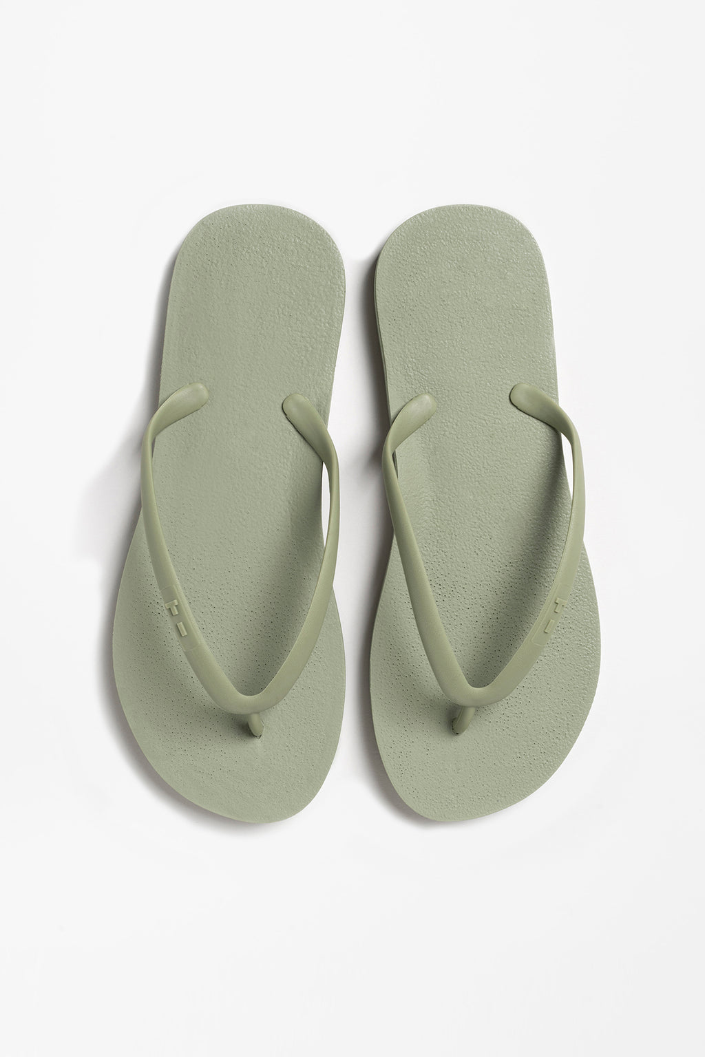 womens olive green flip flops