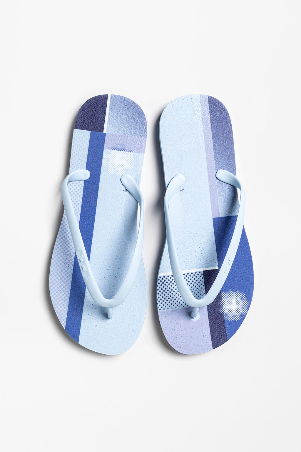 blue flip flops womens
