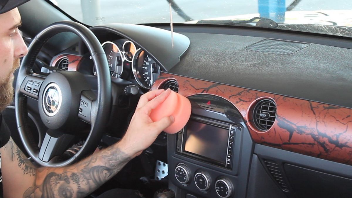 Auto Cockpitpflege - Video Anleitung - Innenraum-Pflege Kunststoff