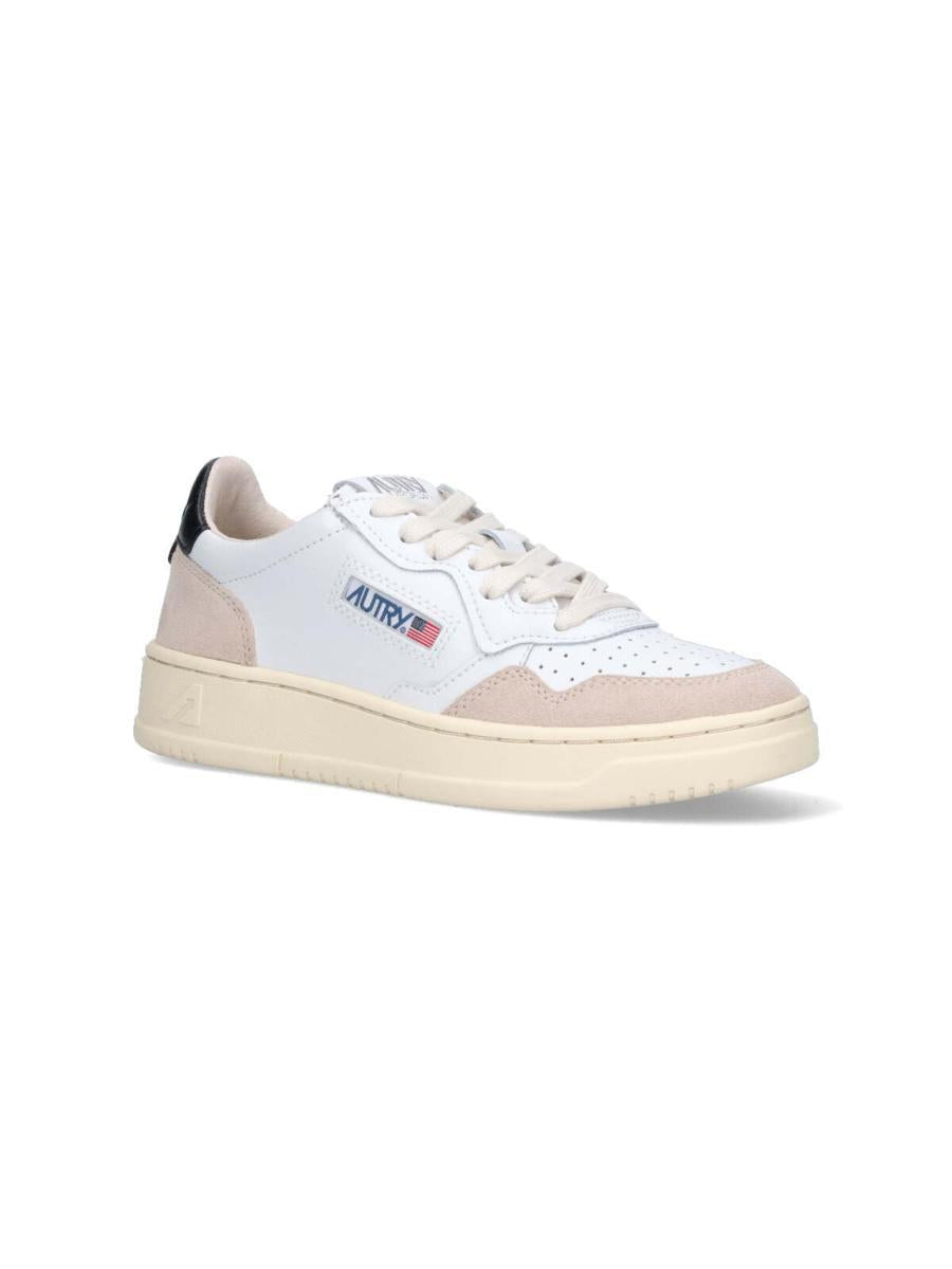 Autry Sneakers Medalist Low In Leather And Suede White And Blue Color.