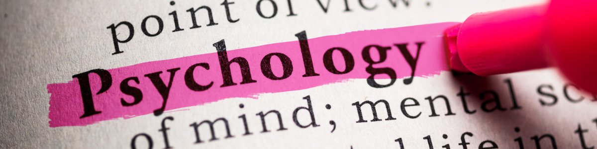 Psychologie Wort in einem Wörterbuch in rosa hervorgehoben