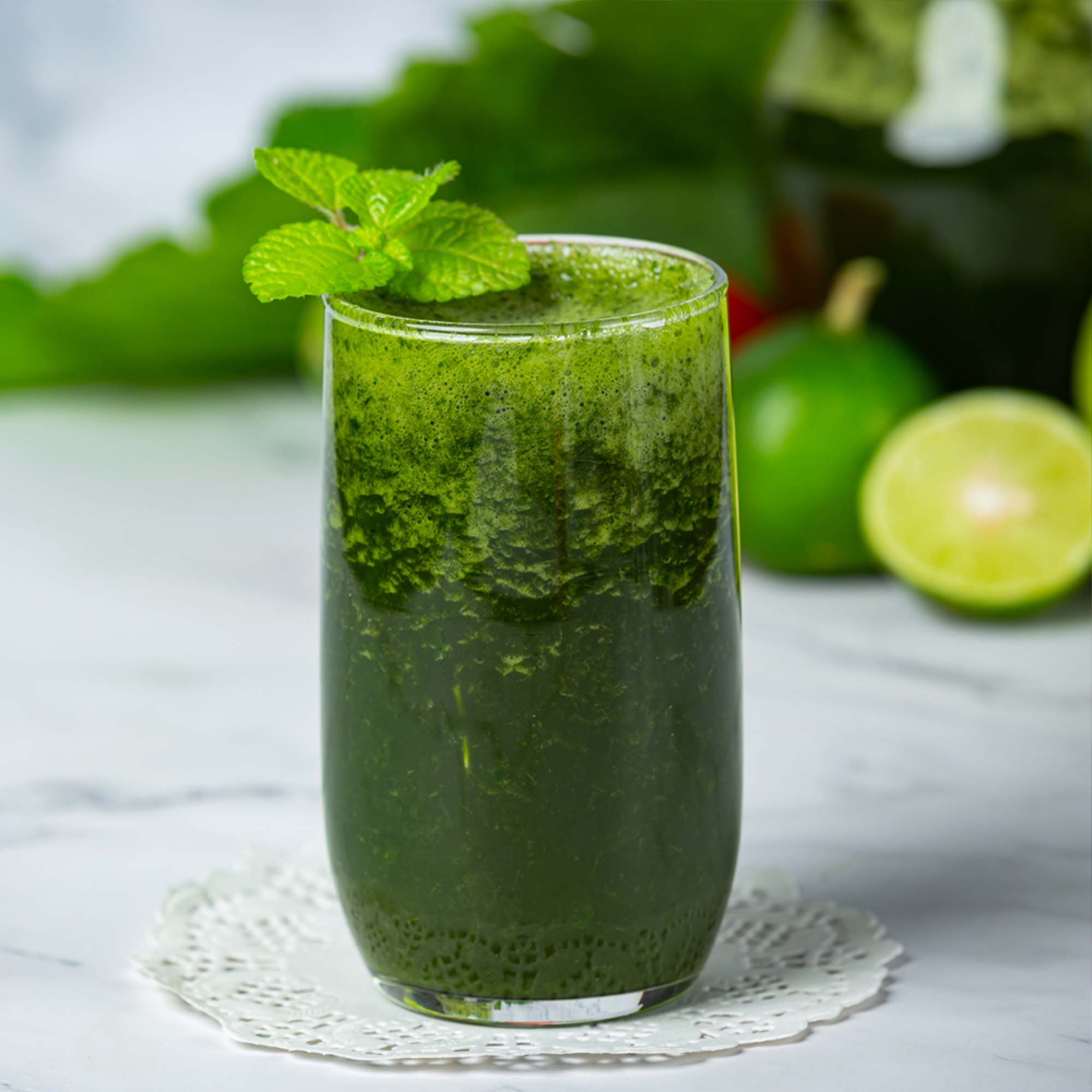 Kale and Pineapple Juice: Tropical Detox Elixir