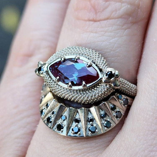 18ct 1950s Alexandrite Ring - SOLD - Jewels Past | Vintage Costume Jewellery