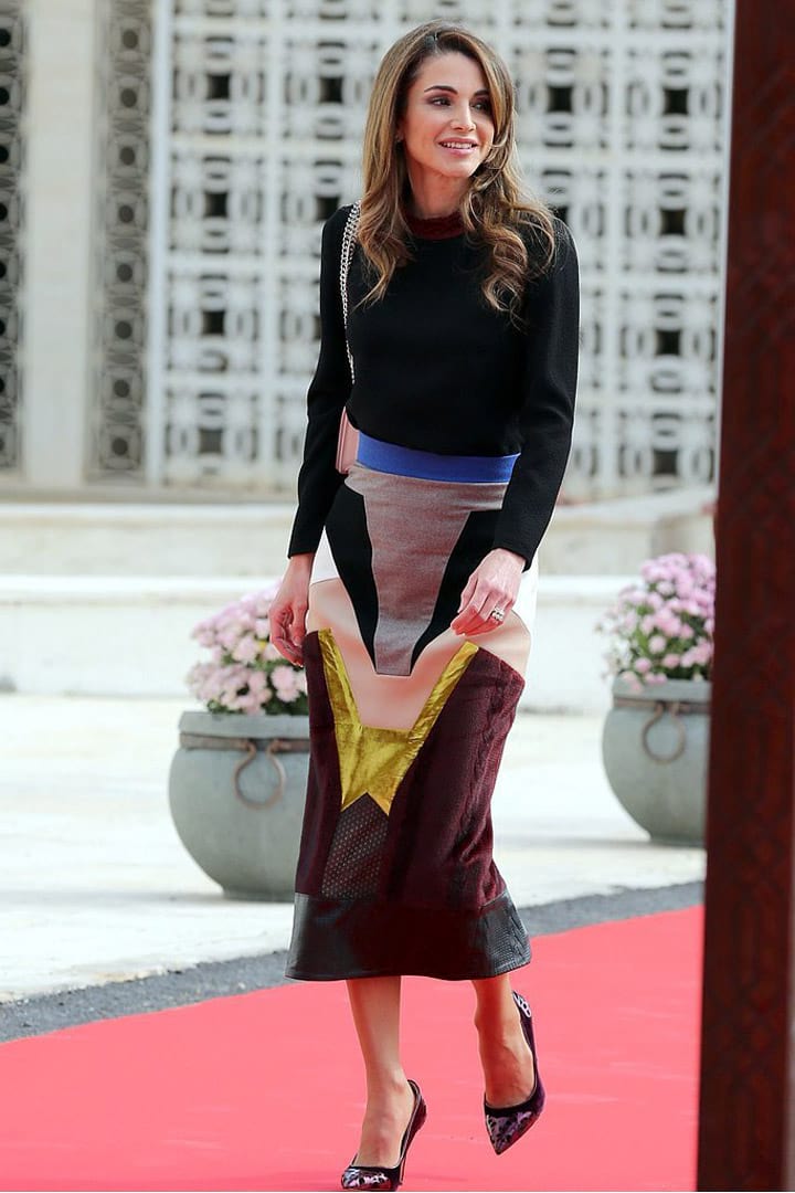 Queen-Rania-of-Jordan-Wearing-Colorblock-Skirt-2015