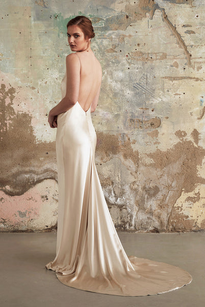 How to choose the right underwear for a backless bias cut wedding