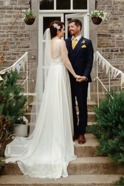 A chapel veil needs to be roughly the same length as your wedding dress