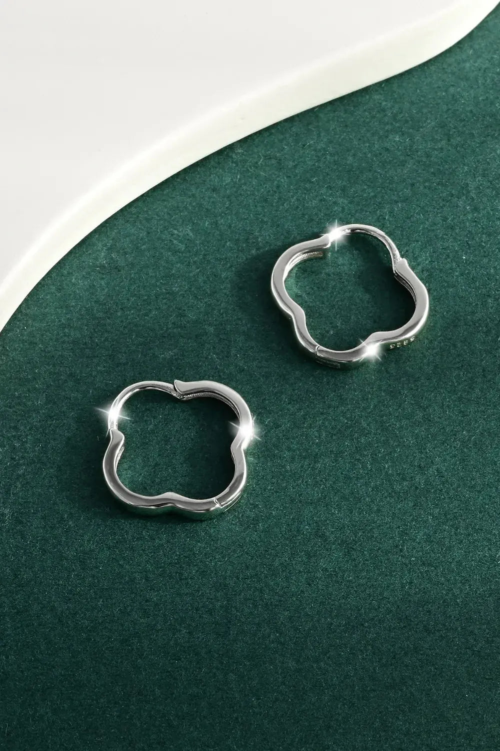 925 Sterling Silver Inlaid Zircon Earrings.