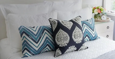 cushion and pillows placement