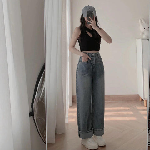 Phối quần jean nữ ống đứng với áo croptop