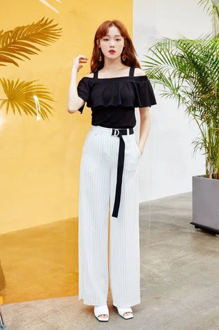 Quần ống rộng culottes mix cùng áo trễ vai hoặc áo 2 dây