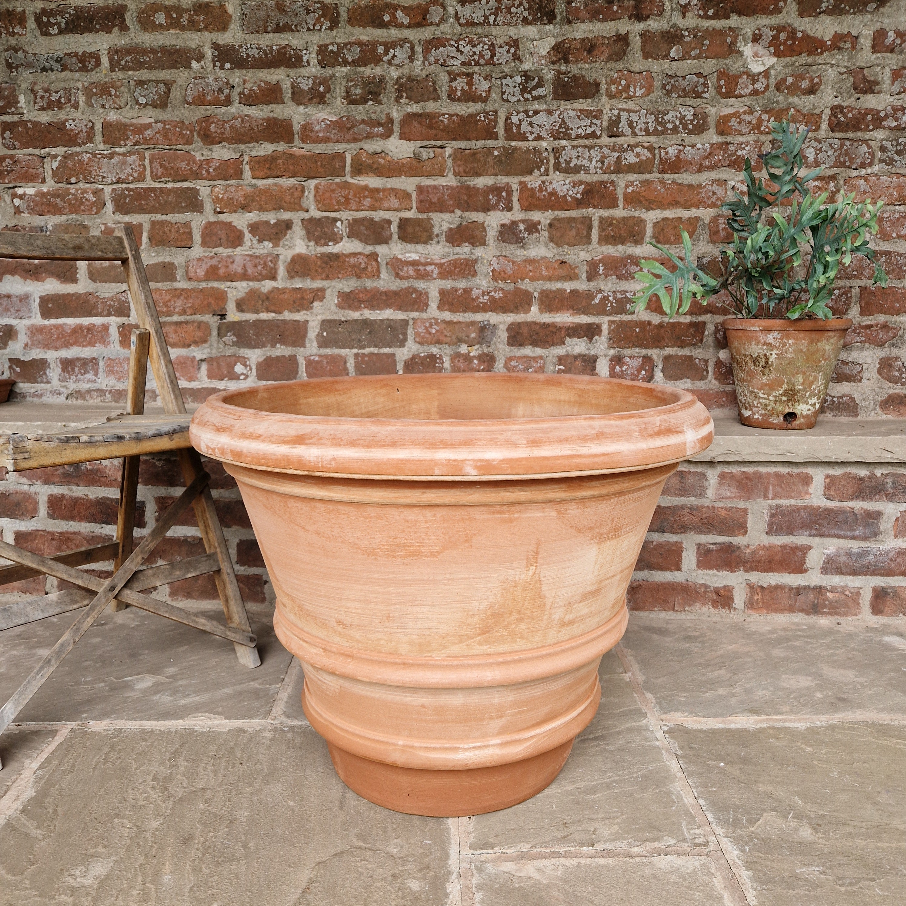 Causago Round Large Terra Cotta Plant Pots