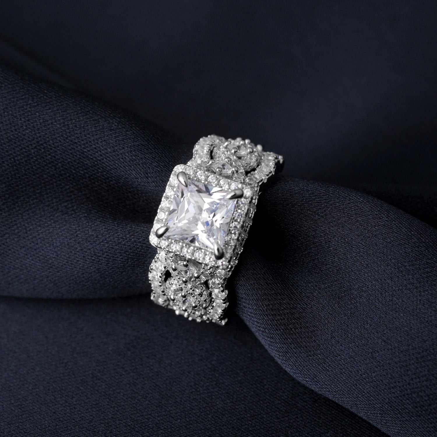 Ecooin Sterling Silver Halo Engagement Ring - Image 12