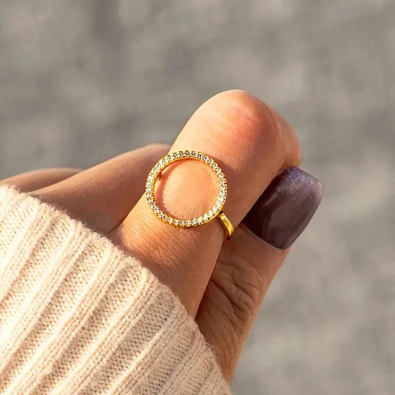 Ecooin Hollow Round-Shaped Finger Ring - Image 6