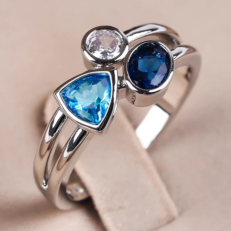 Fashionable European And American Irregular three-color Stone Date Ring