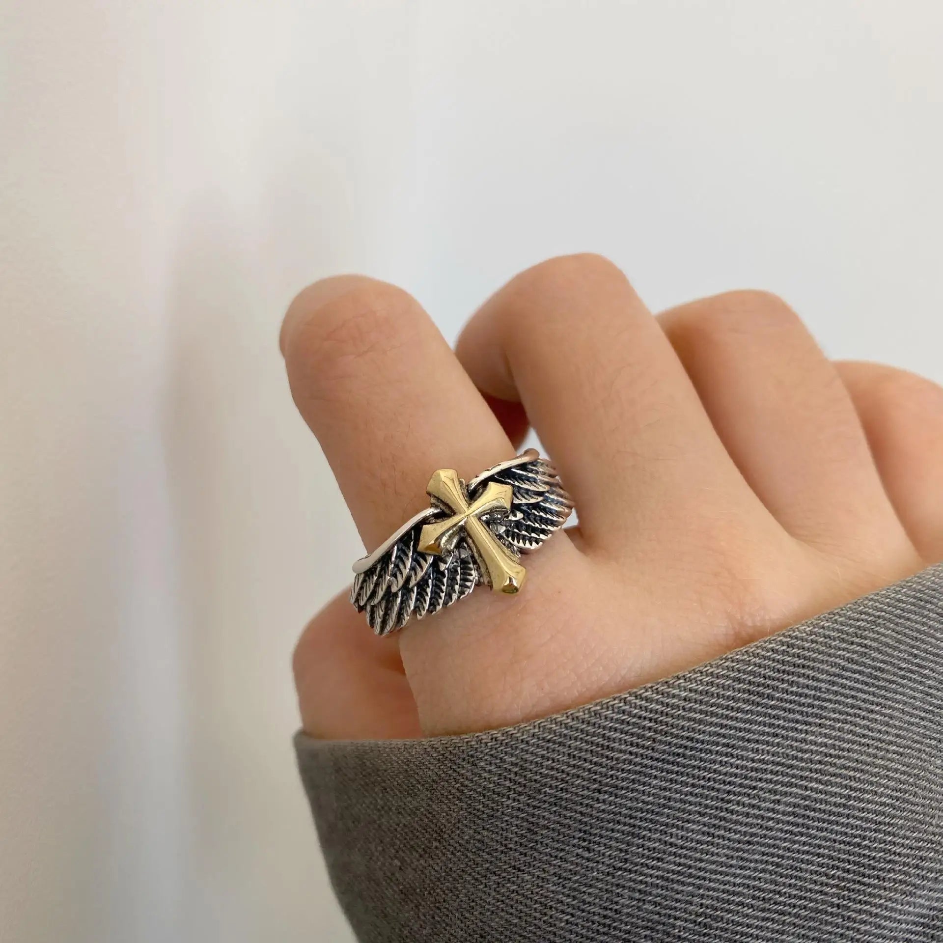 Unilf Retro Cross Feather Graffiti Ring - Image 4