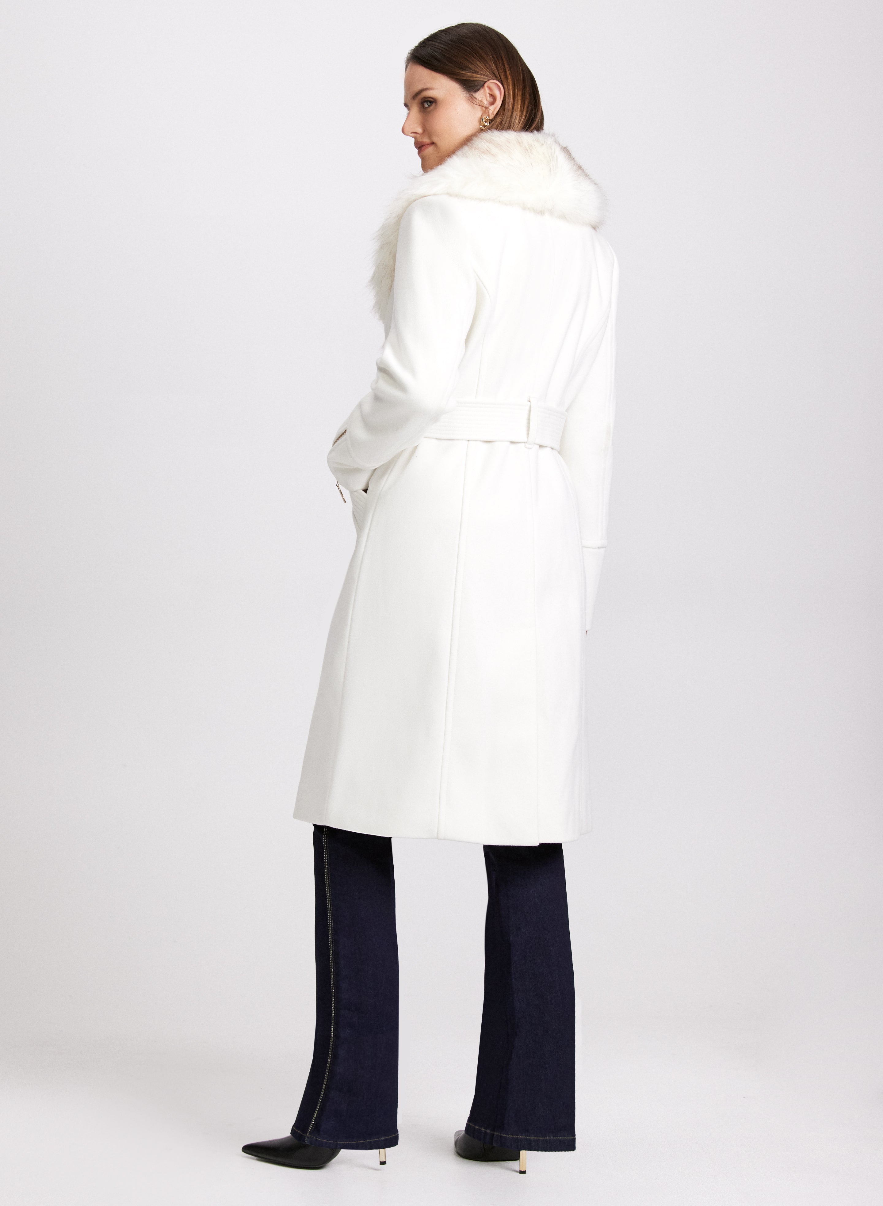 Manteau en mélange de laine à fausse fourrure