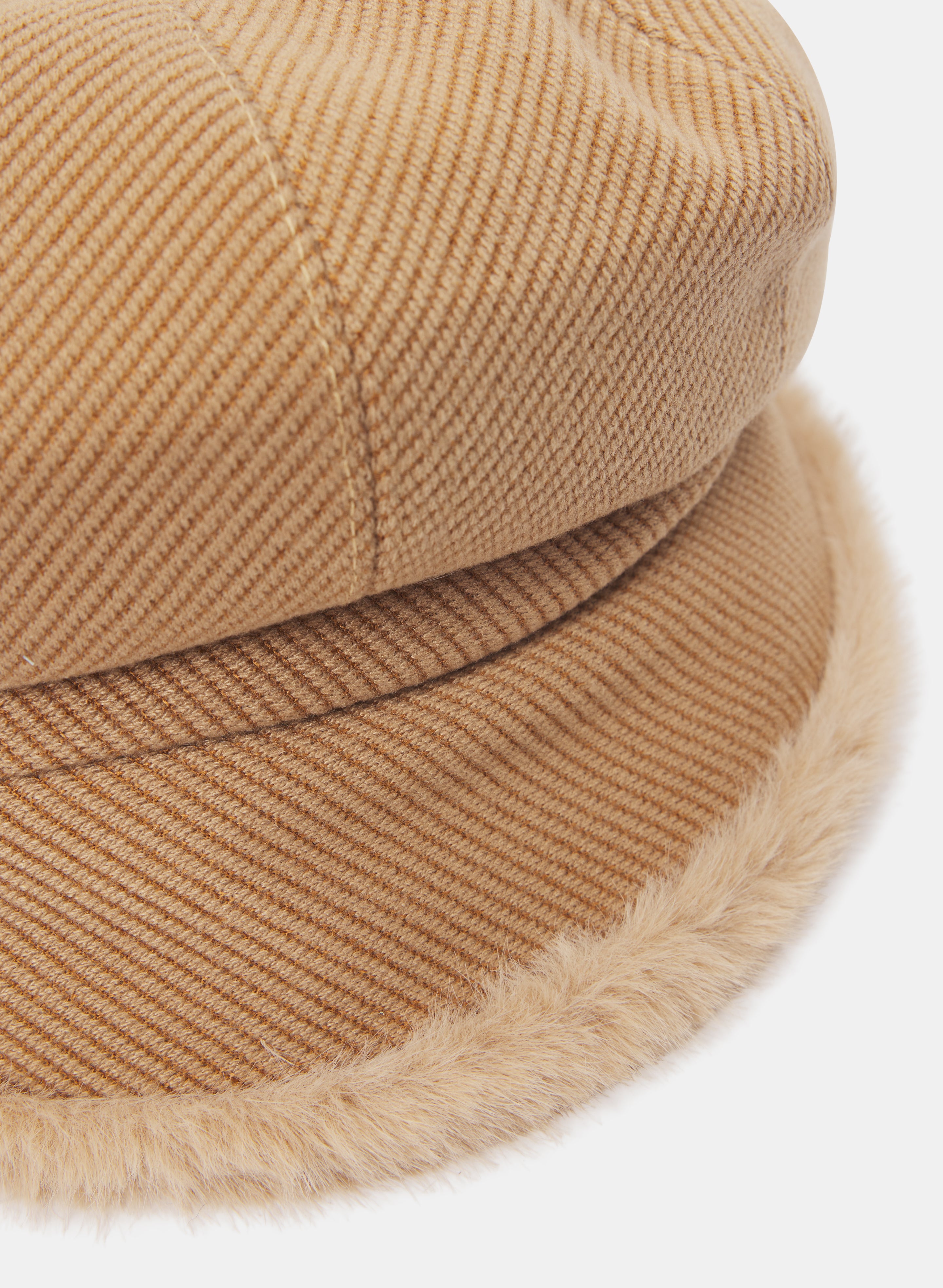 Casquette gavroche à bordure en fausse fourrure
