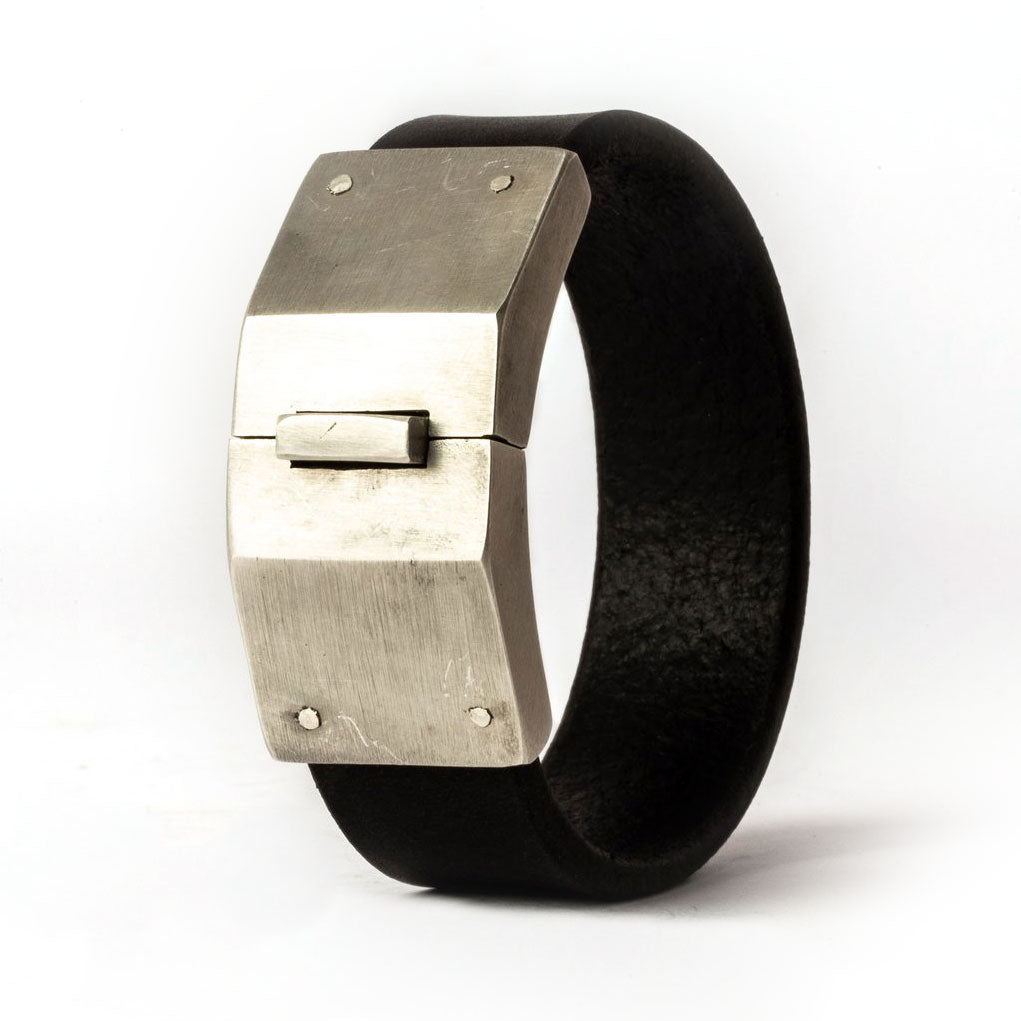 Narrow Box lock bracelet by Parts of 4 - Acid silver & black