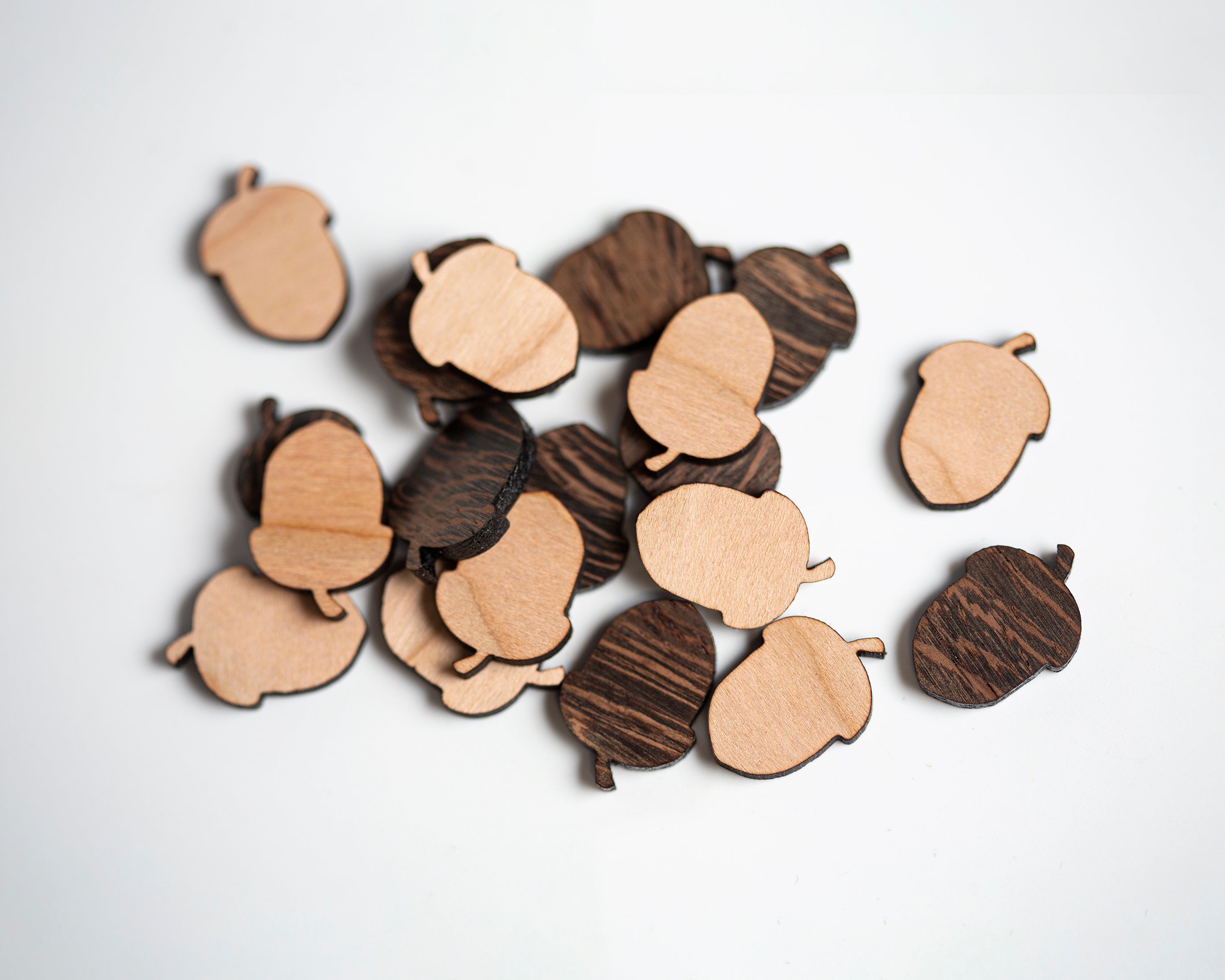 Wood Acorn Table Scatter (Package of 100 Pieces)