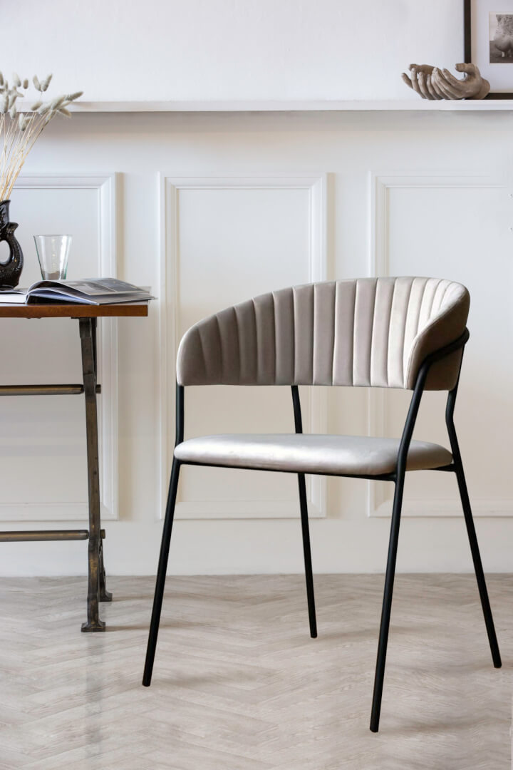 curved dining chair